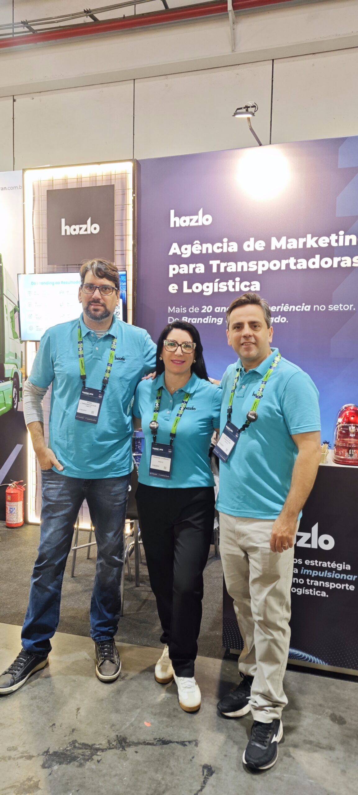 Equipe Hazlo no estande da Transporte do Futuro 2026 em São Paulo
