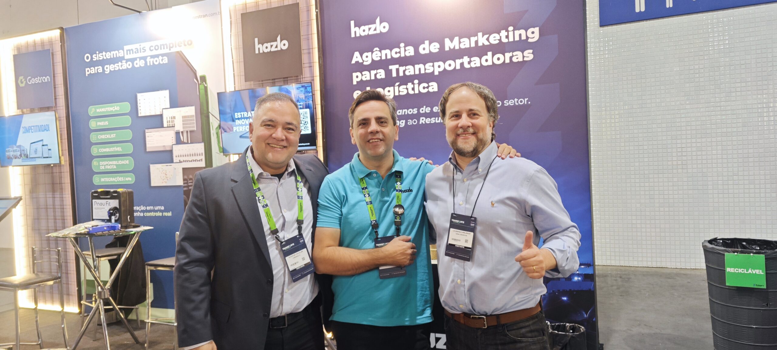 Networking e relacionamento no estande da Hazlo durante a Transporte do Futuro 2026
